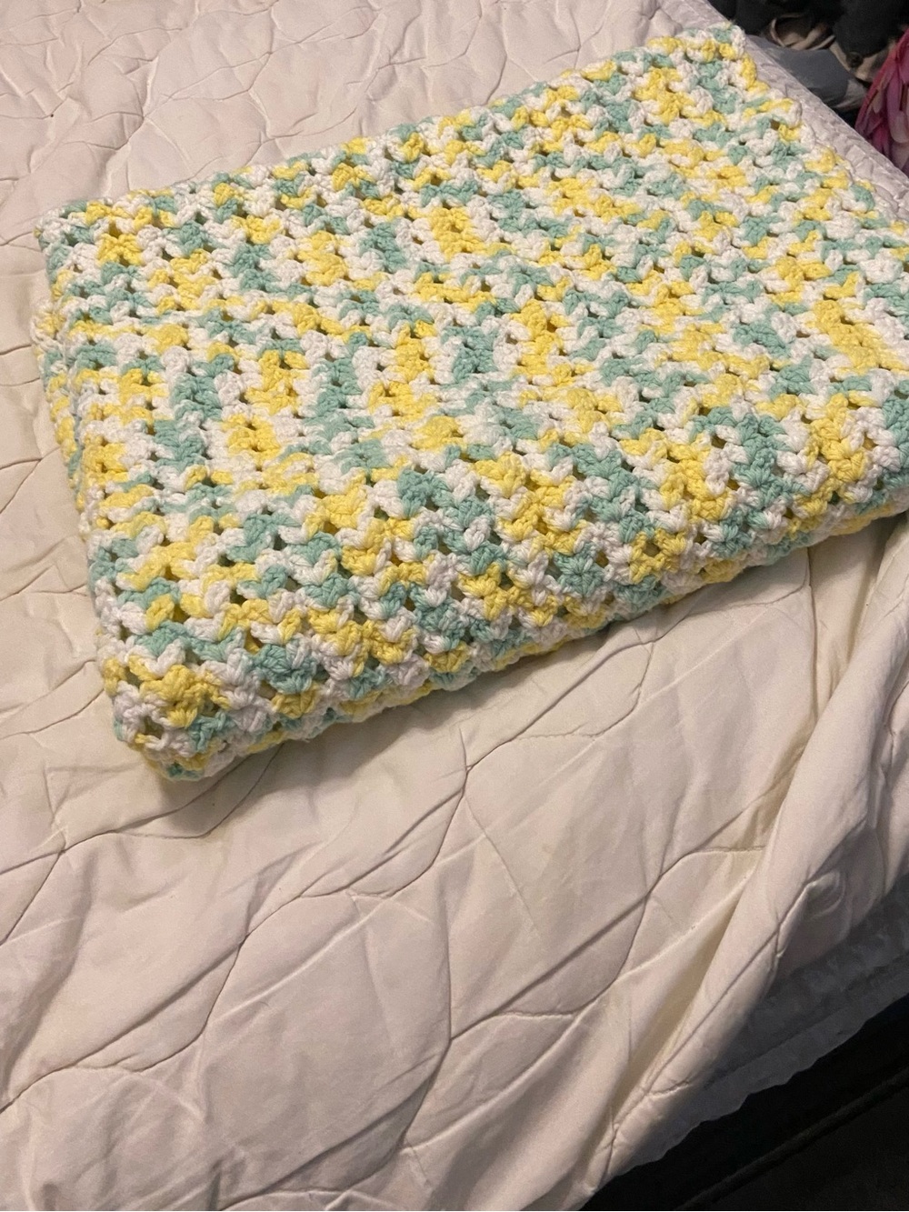 Cozy Handcrafted Baby Throw in White, Yellow & Mint 62x80